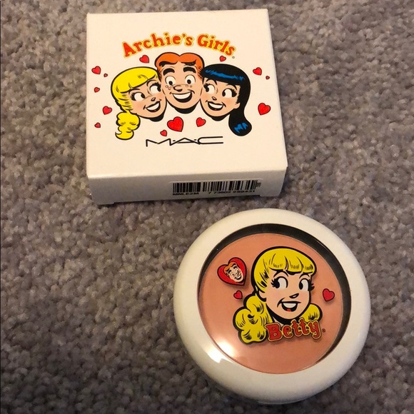 MAC: Powder Blush: LE Archie’s Girls: Cream Soda